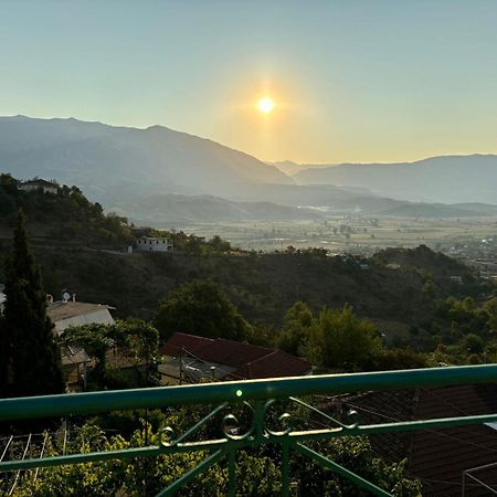 Gjirokastër Relax Camping מראה חיצוני תמונה