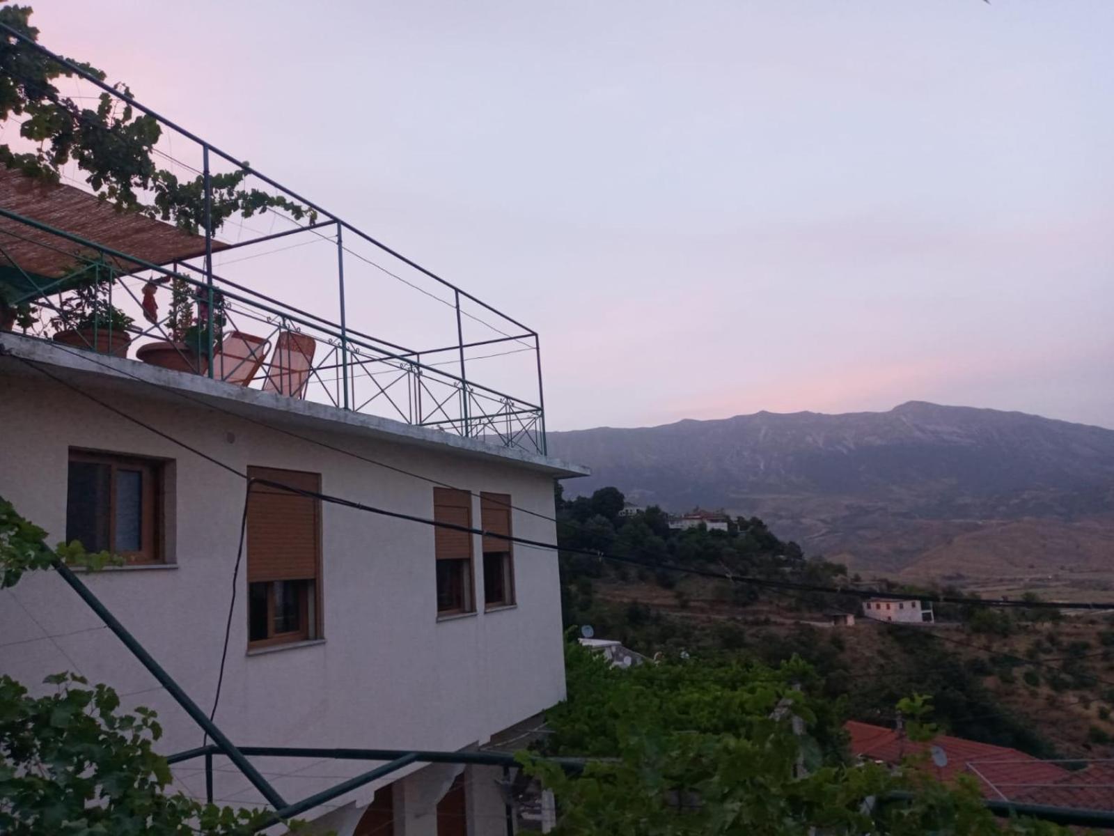 Gjirokastër Relax Camping מראה חיצוני תמונה