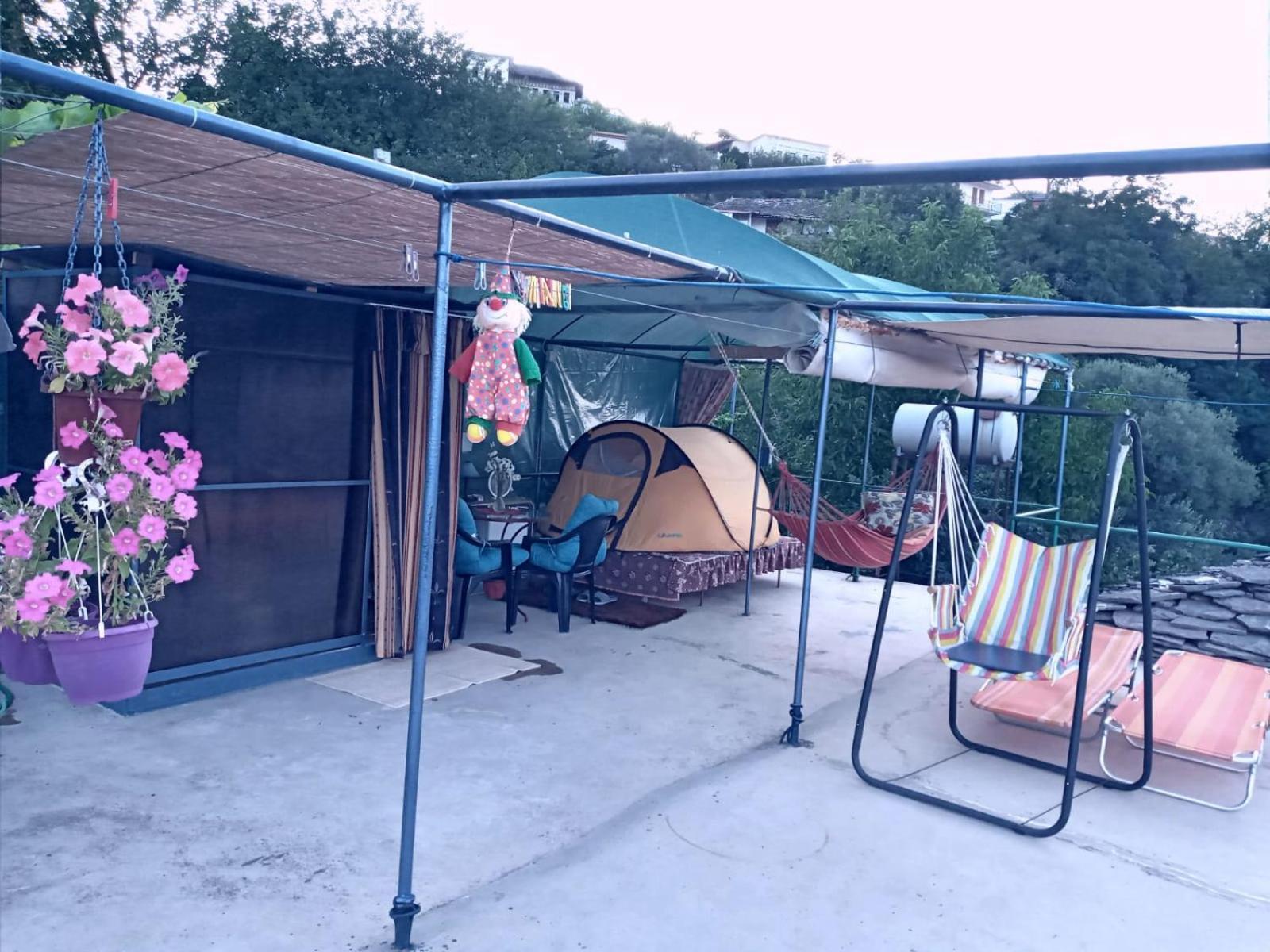 Gjirokastër Relax Camping מראה חיצוני תמונה