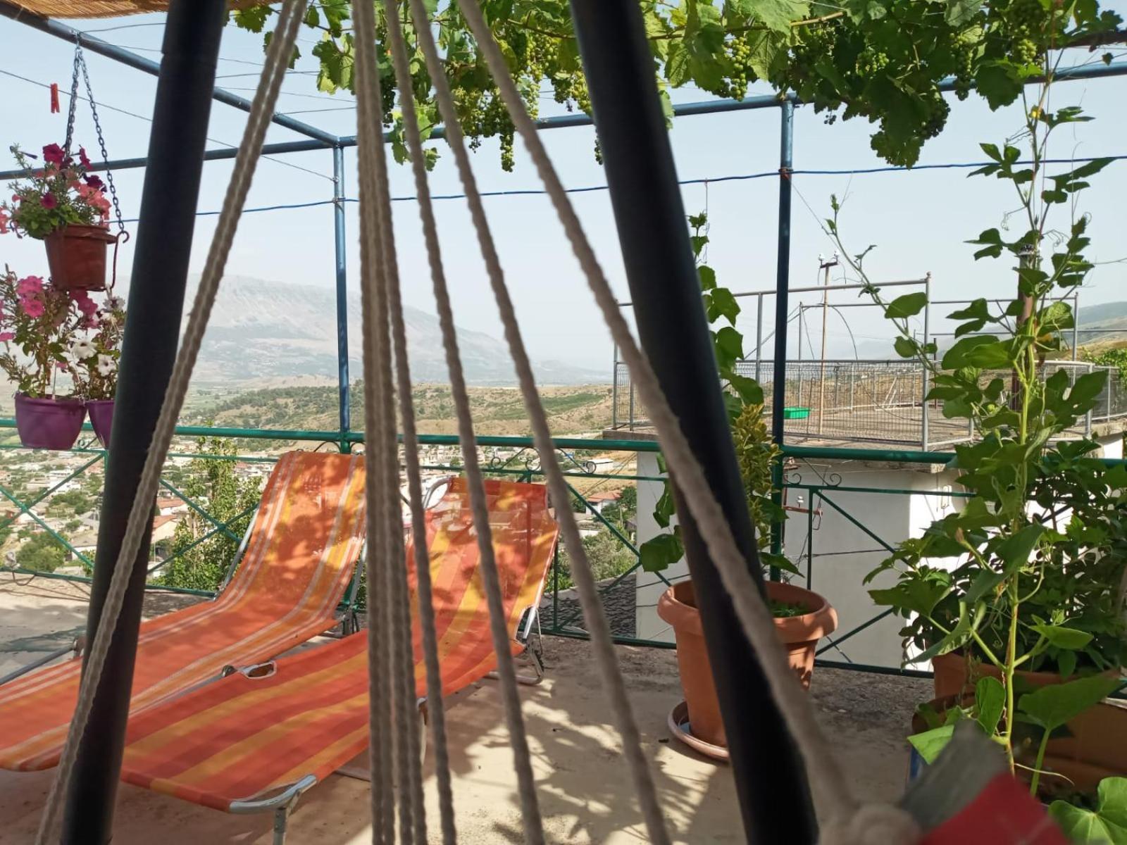 Gjirokastër Relax Camping מראה חיצוני תמונה